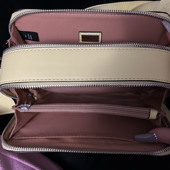 Pastel yellow guess cross body bag - Picture 2 of 2